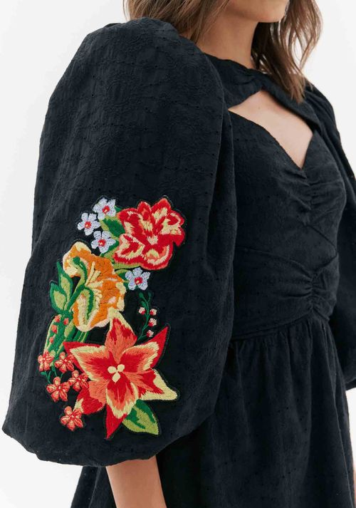 VESTIDO CURTO BORBADO